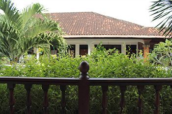 Ananda Beach Hotel Bali Exterior foto